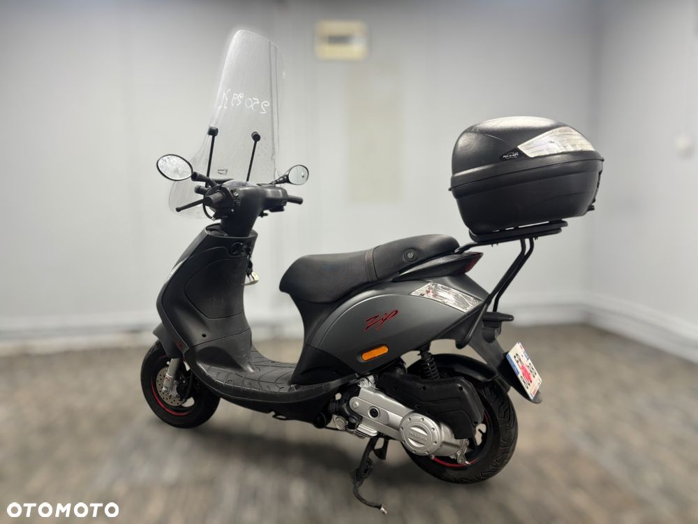 Piaggio ZIP - 4
