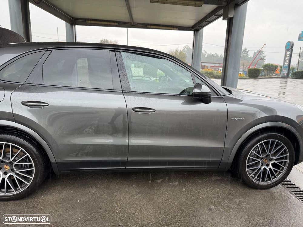 Porsche Cayenne Coupé E-Hybrid Platinum Edition - 8