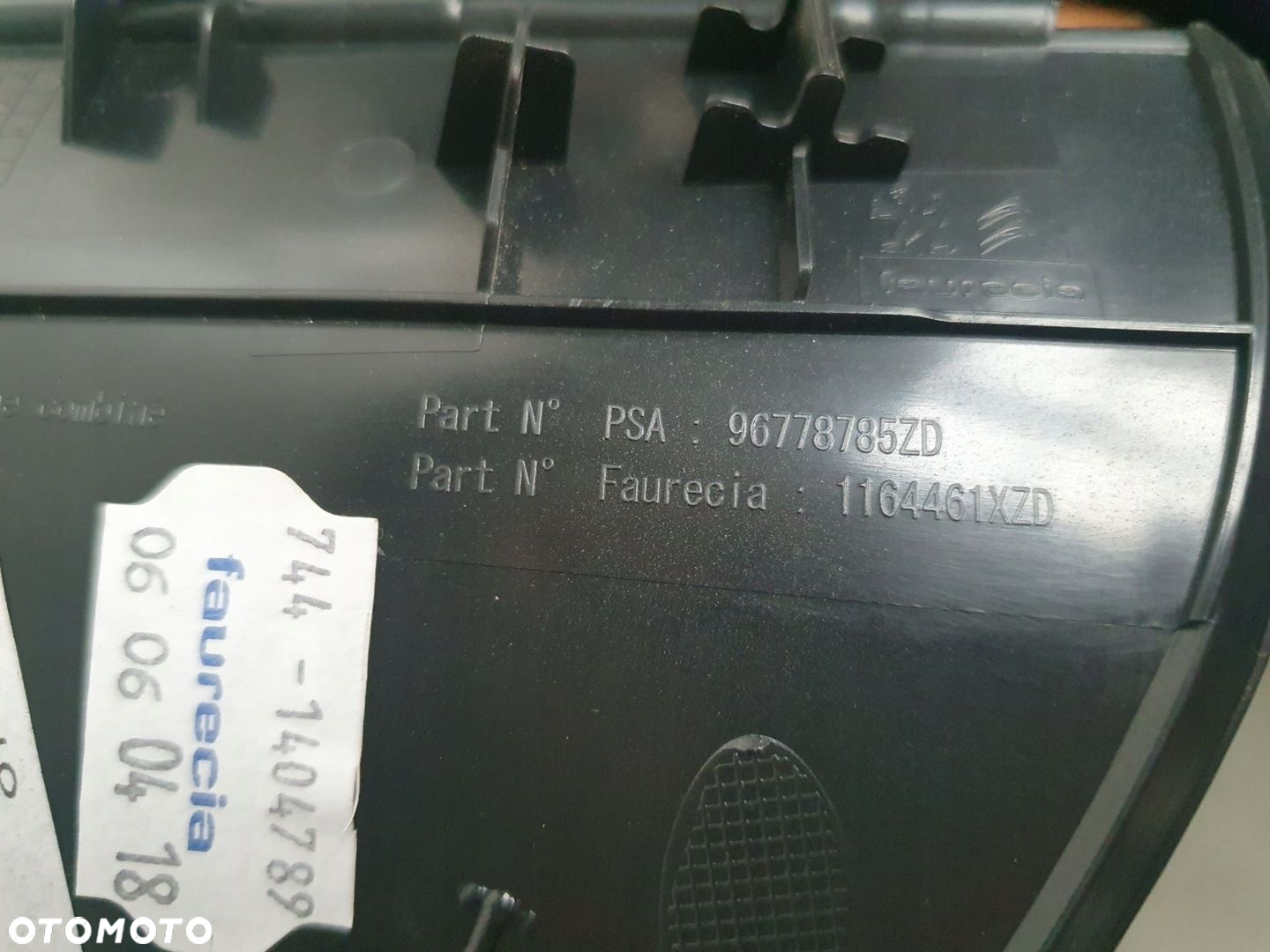 OSŁONA LICZNIKA RAMKA ZAŚLEPKA KONSOLI CITROEN C4 PICASSO II 18r - 12