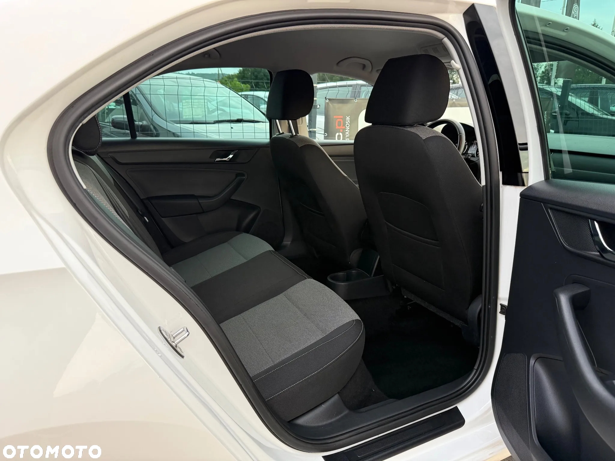 Skoda RAPID 1.6 TDI Ambition - 33