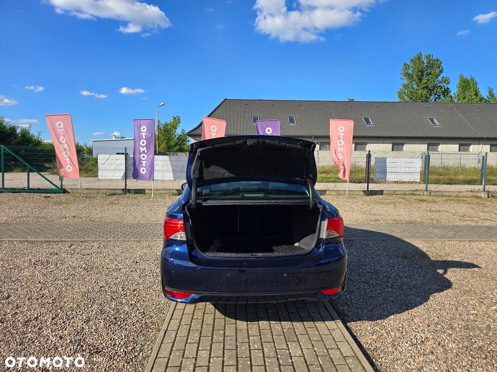Toyota Avensis 2.0 Prestige NAVI MS - 11