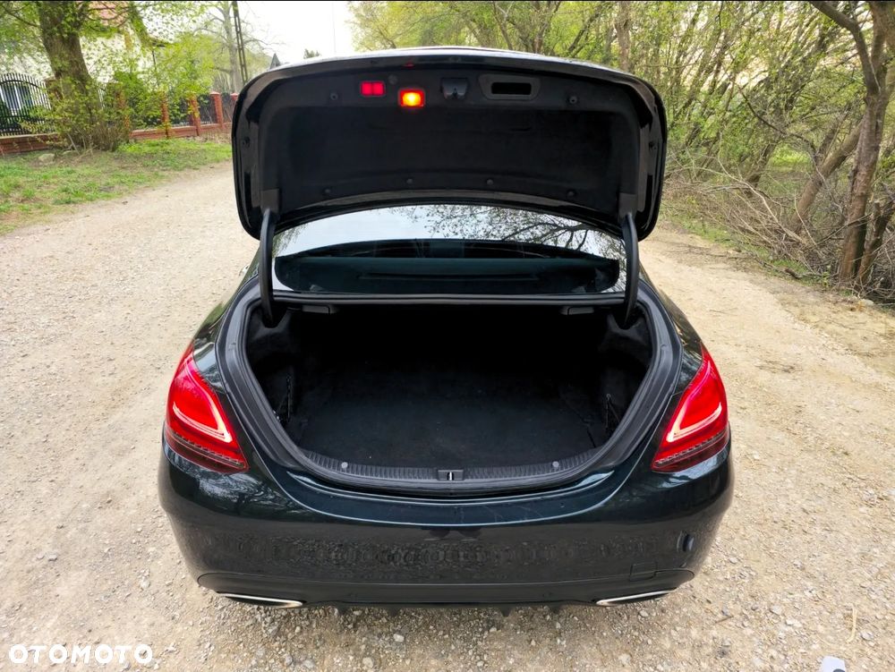 Mercedes-Benz Klasa C 300 9G-TRONIC AMG Line - 10