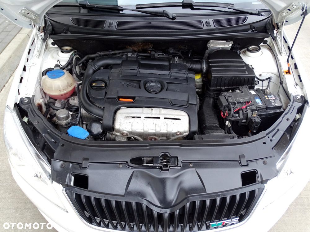 Skoda Fabia 1.4 TSI DSG RS - 24