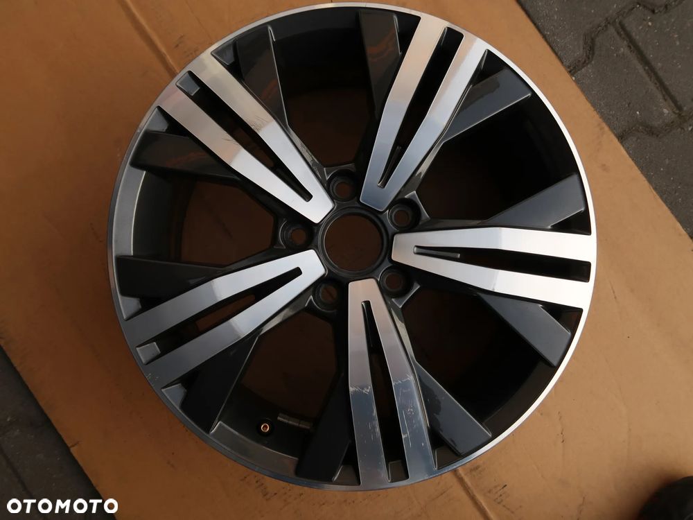 13 Felga Aluminiowa Volkswagen 2K5601025 17" - 1