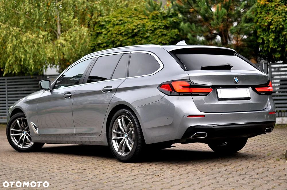 BMW Seria 5 520i Touring - 12