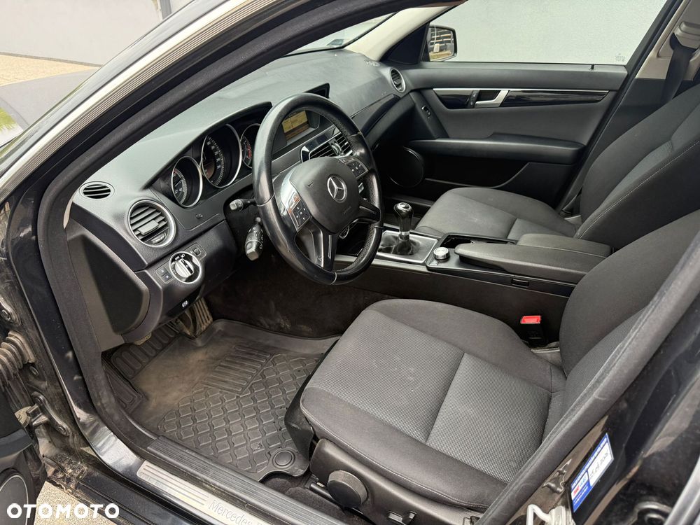 Mercedes-Benz Klasa C 200 CGI BlueEFFICIENCY Elegance - 6