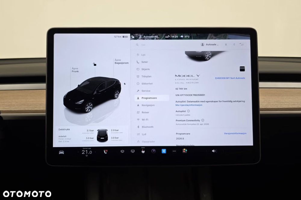 Tesla Model Y Long Range AWD - 18