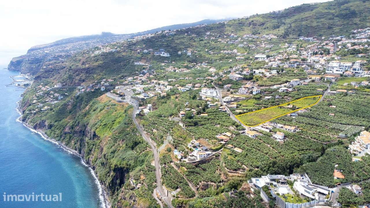 Terreno com 6.896m² e Moradia com Vista Mar - Grande imagem: 2/19