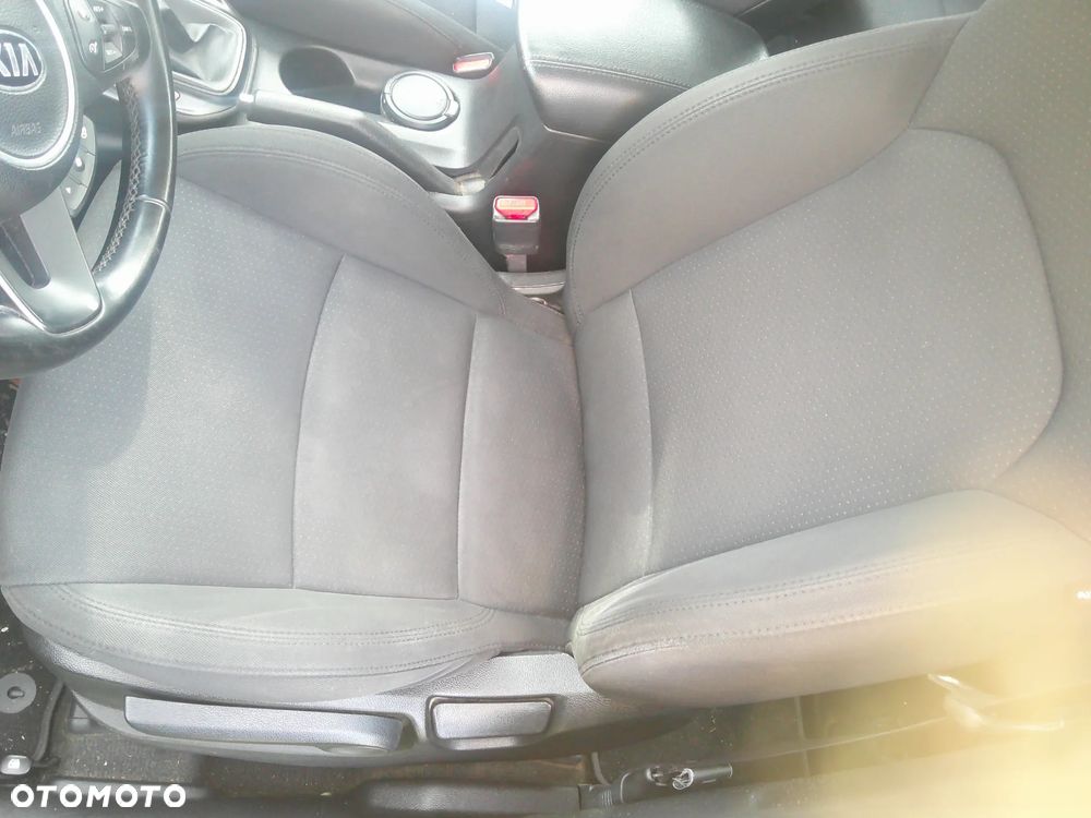 Kia Carens 1.7 CRDi M - 7