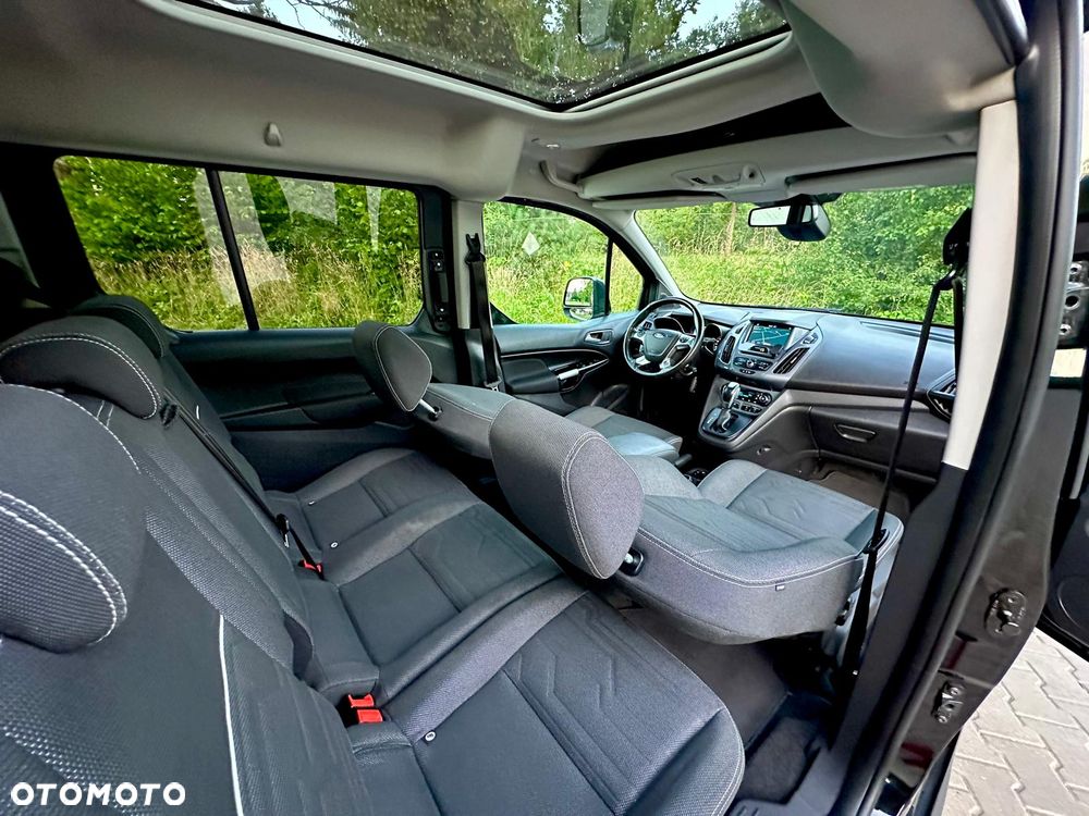 Ford Tourneo Connect Grand - 24