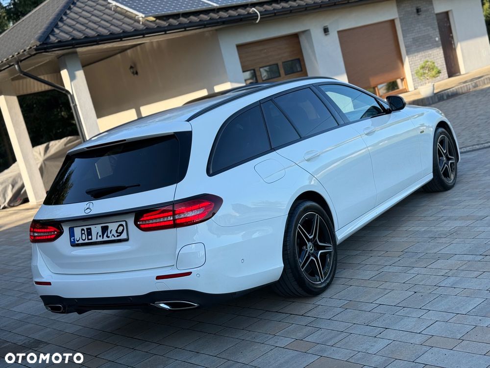 Mercedes-Benz Klasa E 300 de AMG - 6