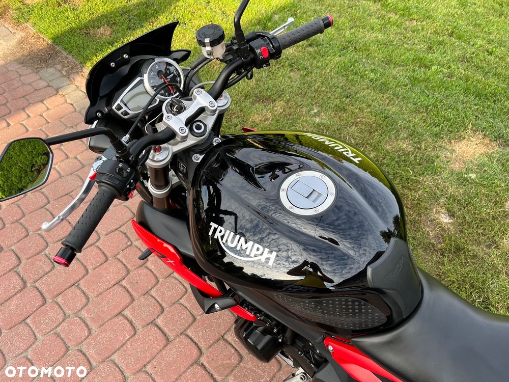 Triumph Street Triple - 33