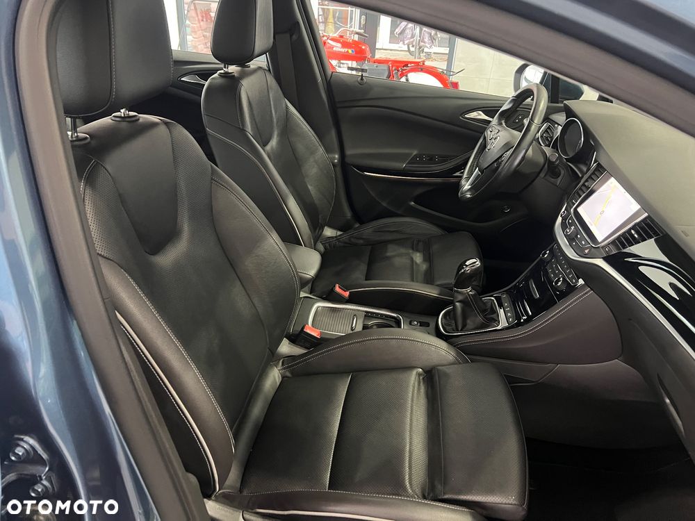 Opel Astra 1.4 T Enjoy S&S - 29