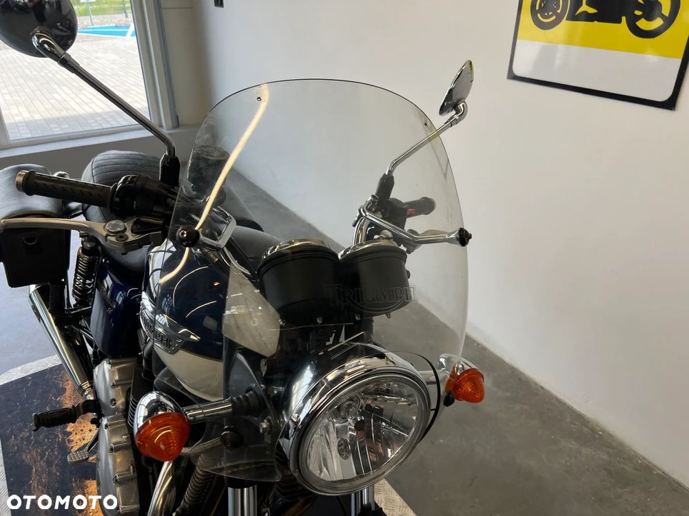 Triumph Bonneville - 21