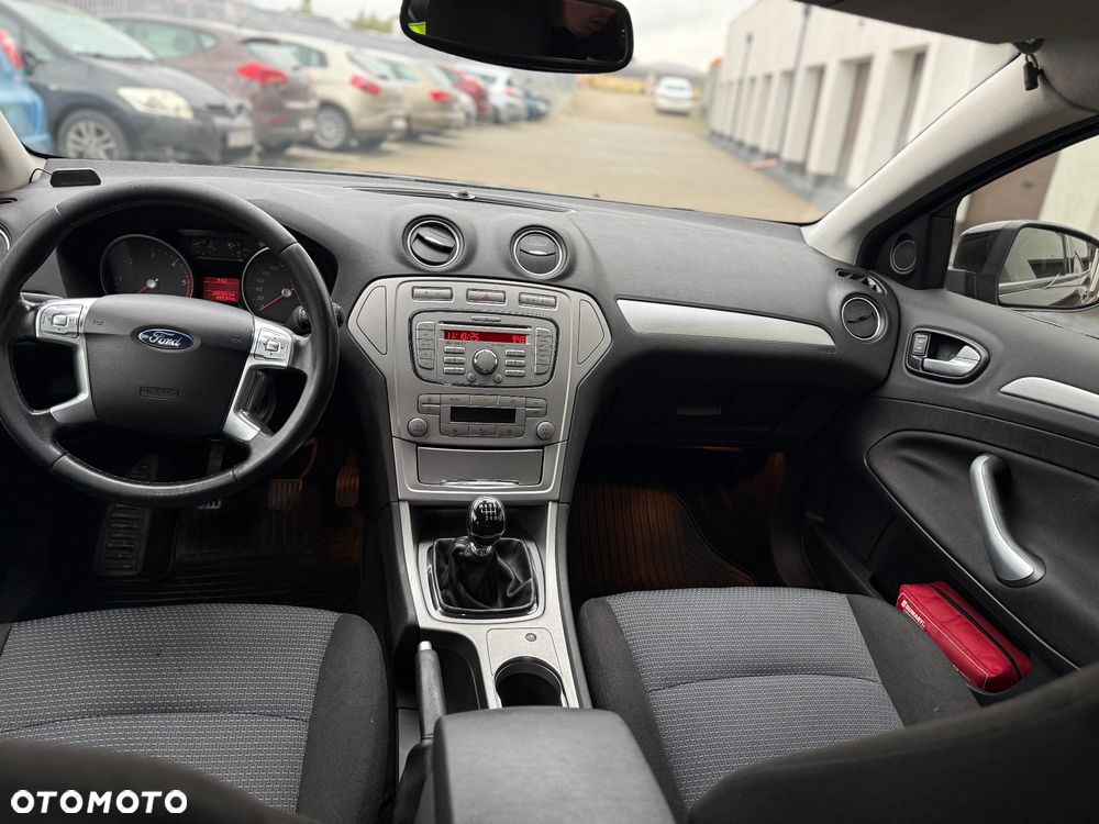 Ford Mondeo 2.0 TDCi Ambiente - 10