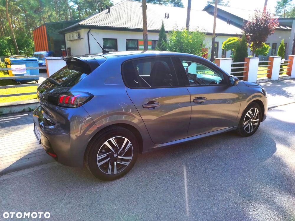 Peugeot 208 - 10