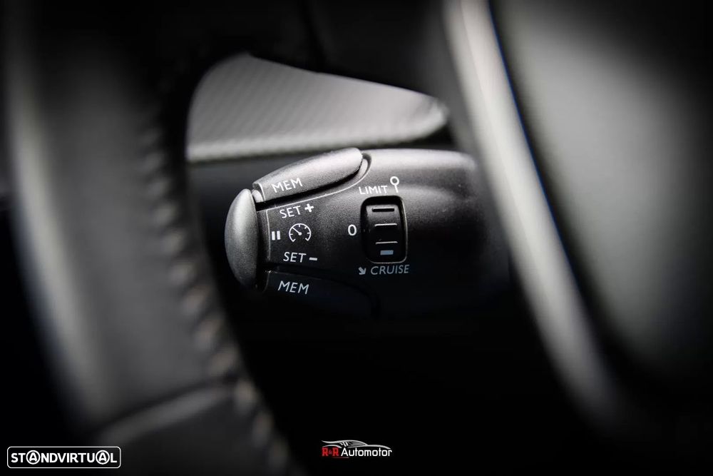 Peugeot 208 1.2 PureTech Allure - 18