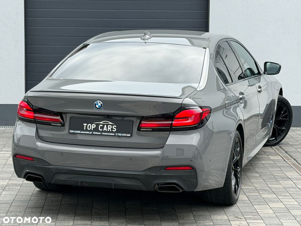 BMW Seria 5 530e xDrive sport - 33