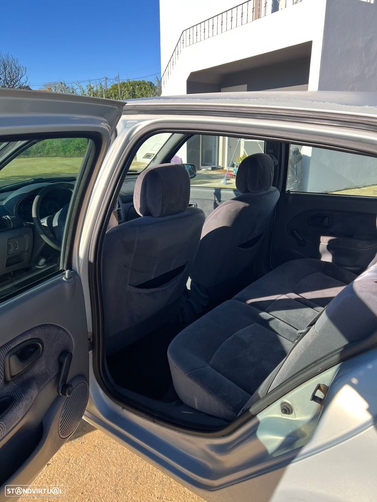 Renault Clio 1.2 - 11