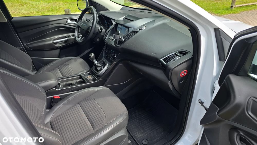 Ford Kuga 2.0 TDCi 2x4 Titanium - 10