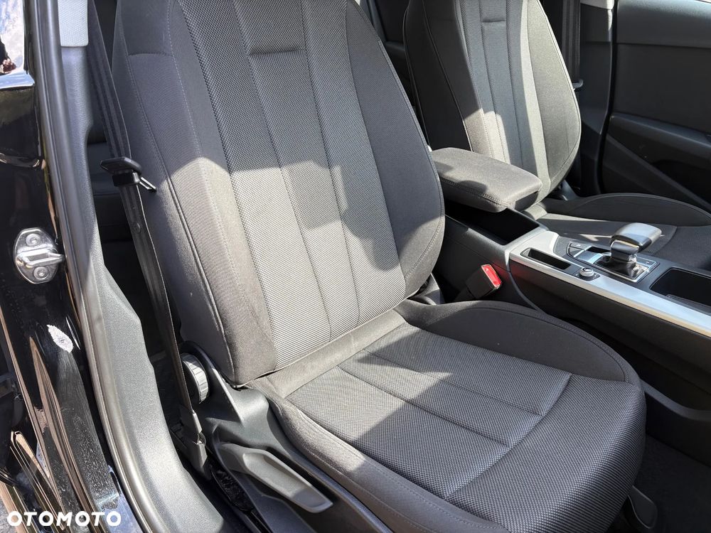 Audi A4 Limousine 35 TFSI mHEV Advanced S tronic - 11