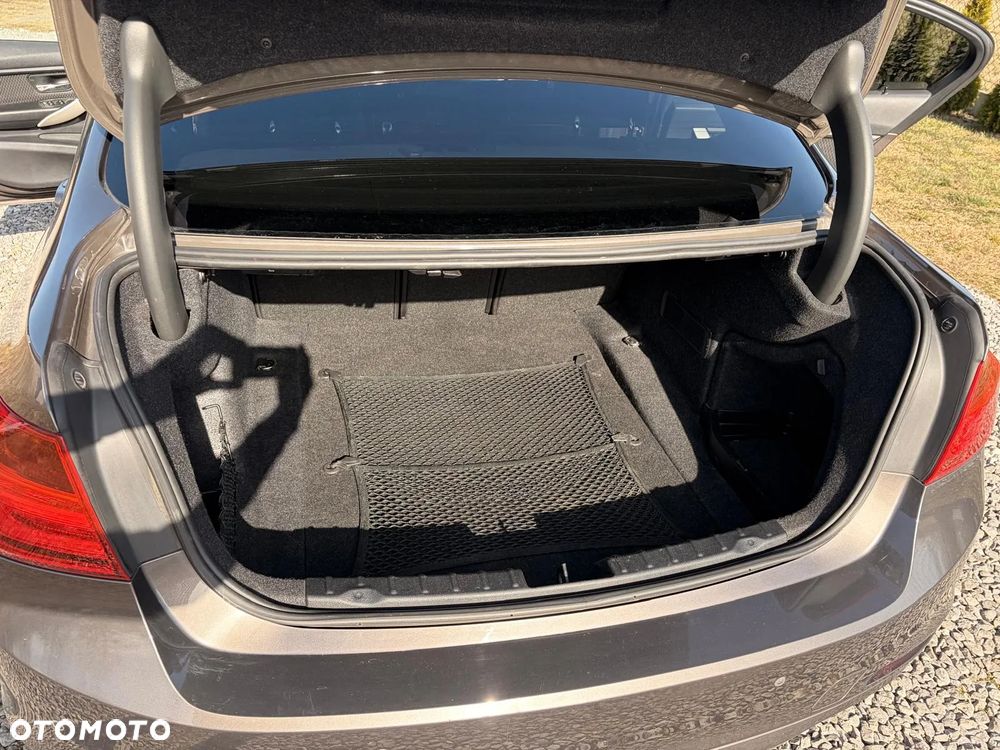 BMW Seria 3 316d - 11