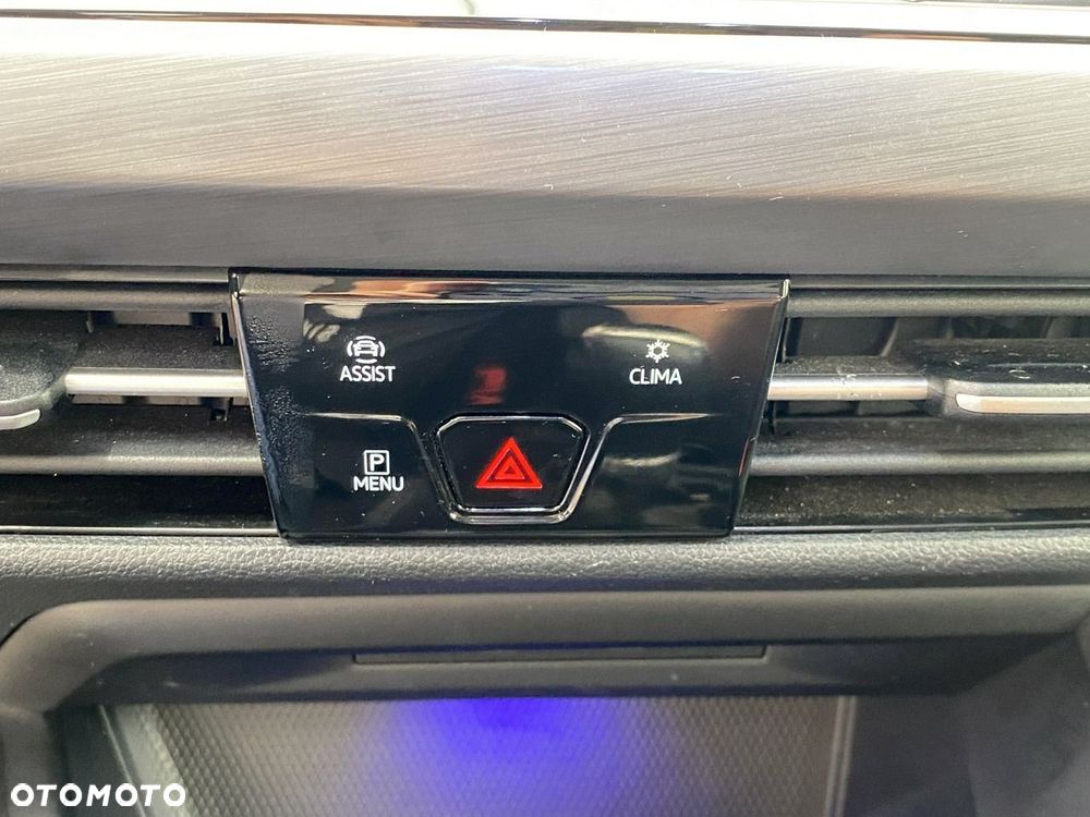 Volkswagen Golf - 22