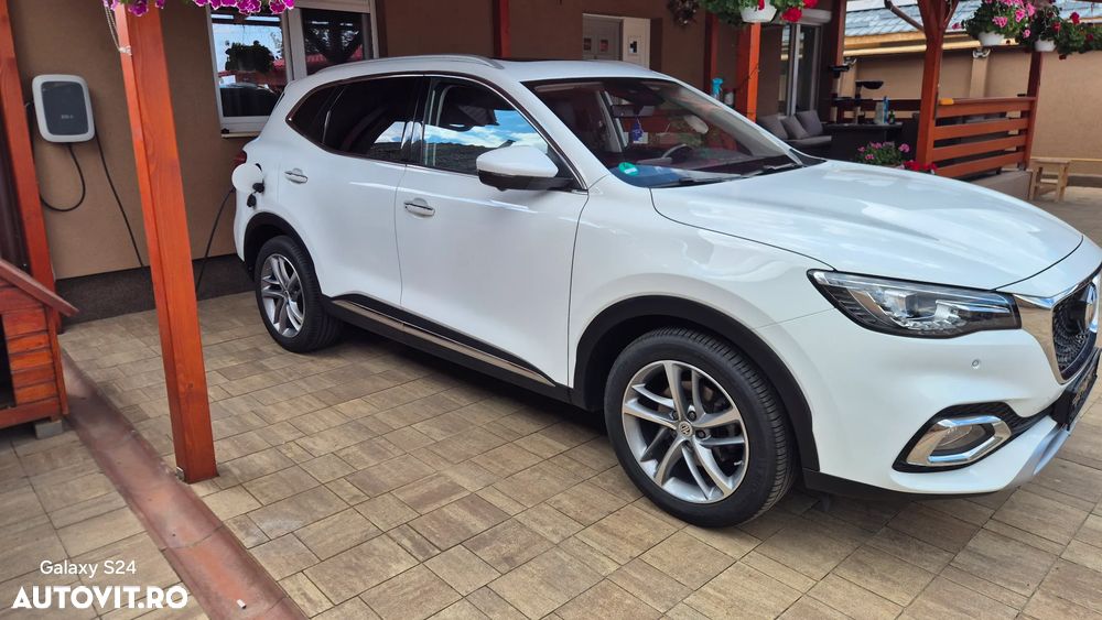 MG EHS Luxury - 33