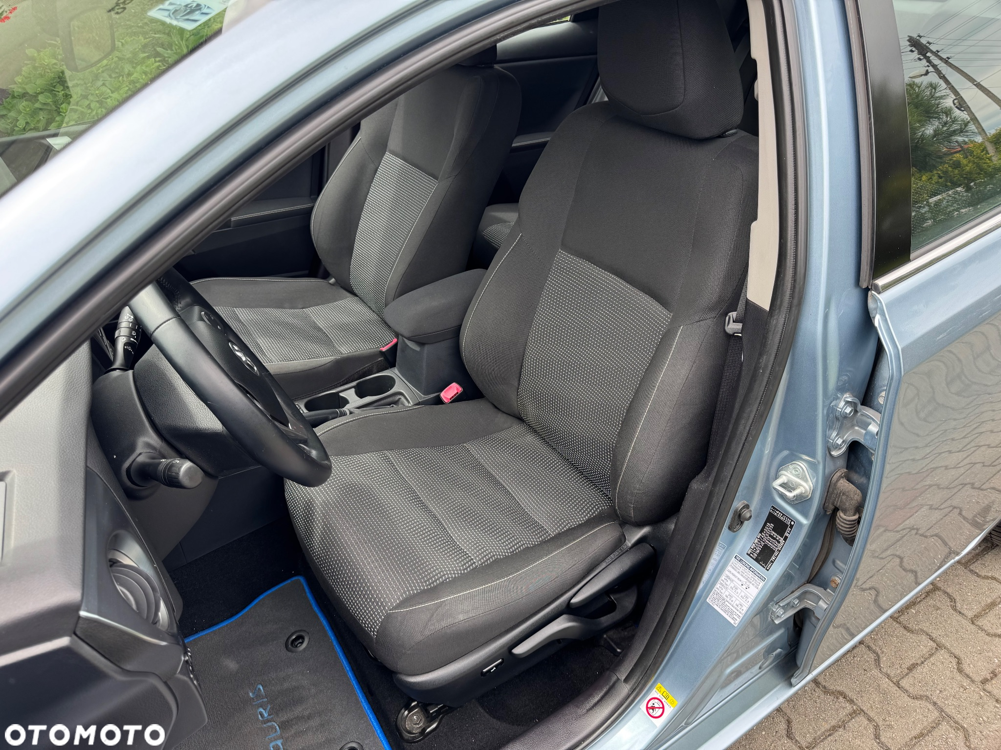 Toyota Auris Hybrid 135 Prestige - 21