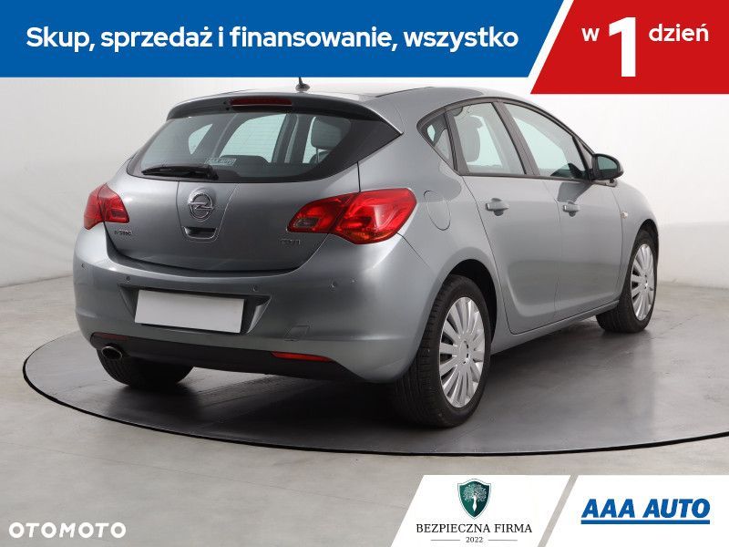 Opel Astra - 6