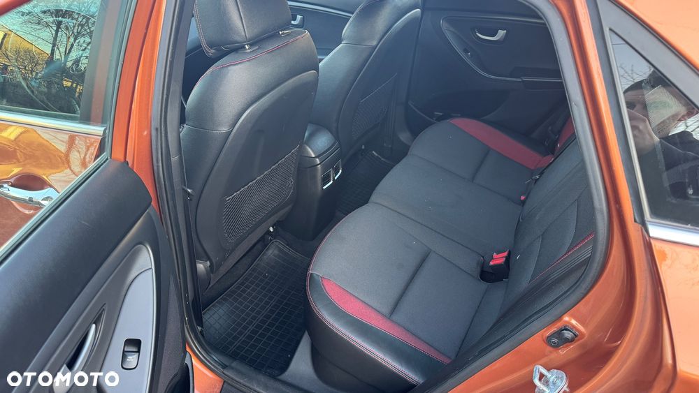 Hyundai i30 1.6 T GDI Turbo - 14