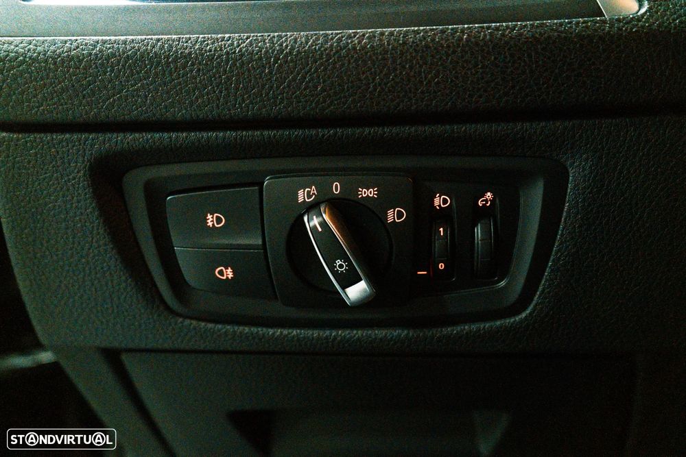 BMW 116 d Line Urban - 23