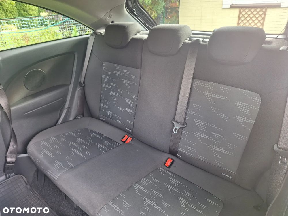 Opel Corsa 1.4 16V 150 Jahre - 10