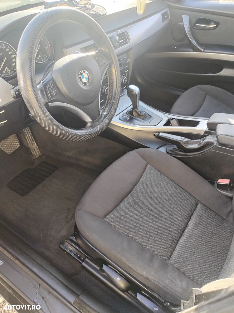 BMW Seria 3 320d DPF Touring Aut. - 16