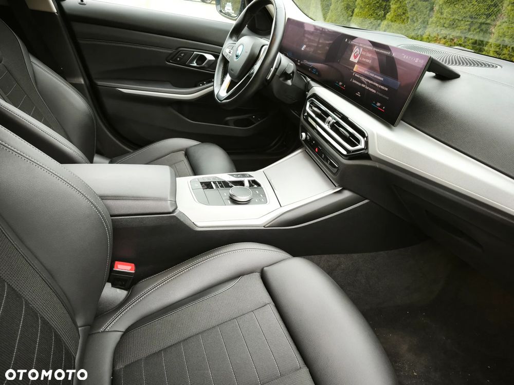 BMW Seria 3 330e Luxury Line - 8