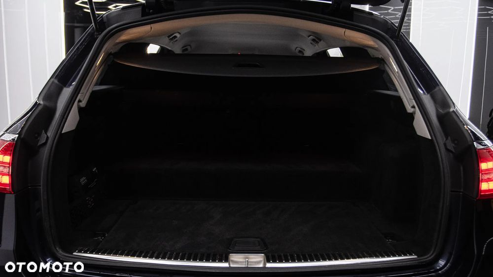 Mercedes-Benz Klasa E 300 de Avantgarde - 30