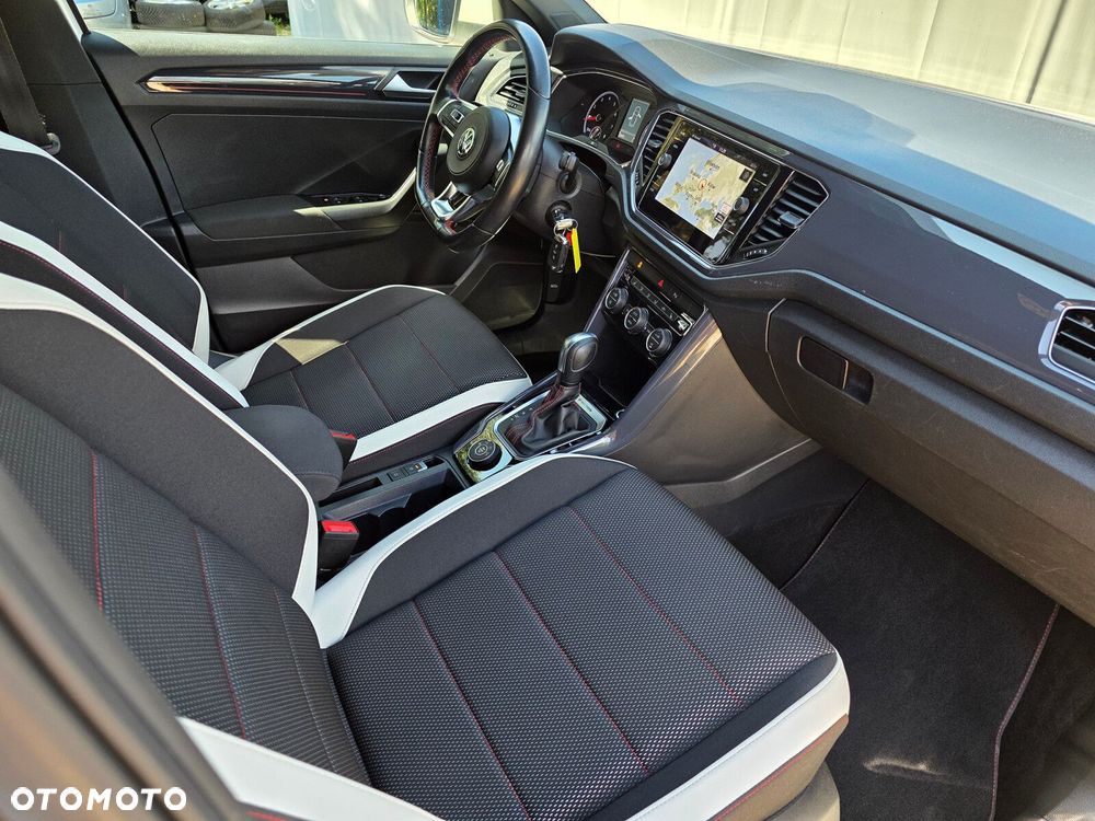 Volkswagen T-Roc - 12
