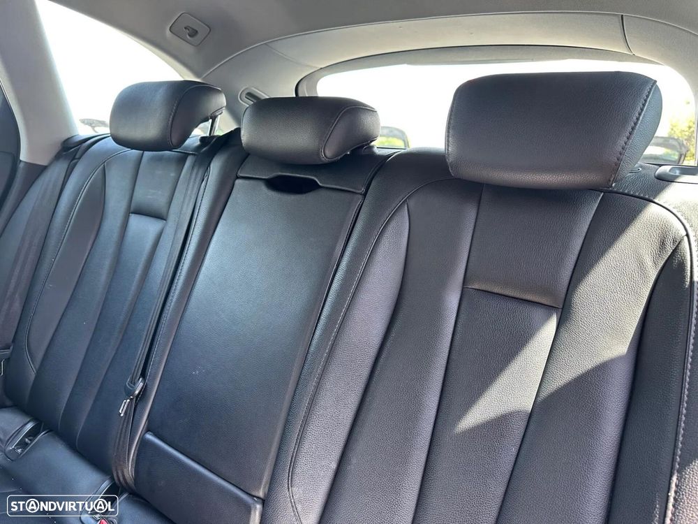 Audi A4 Avant 2.0 TDI S-line - 29