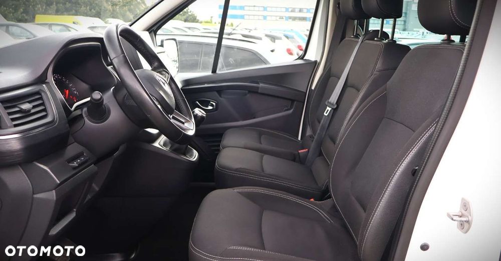 Renault Trafic - 16