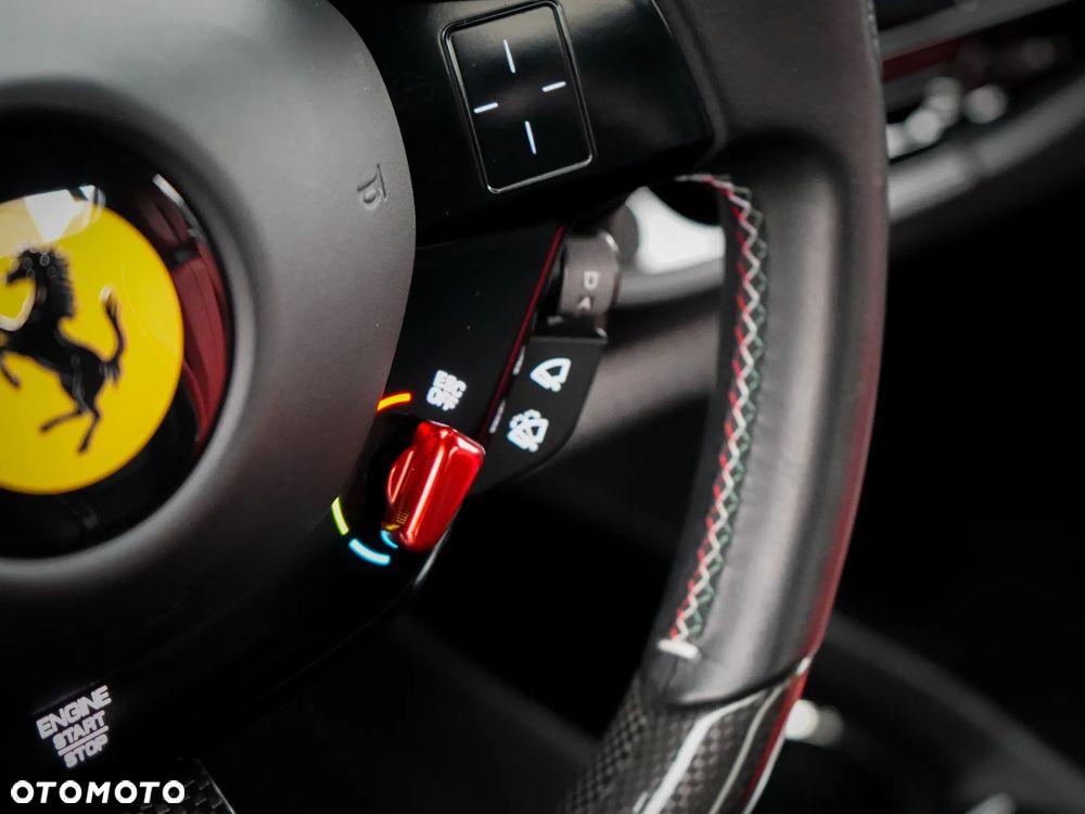 Ferrari SF90 Spider - 24