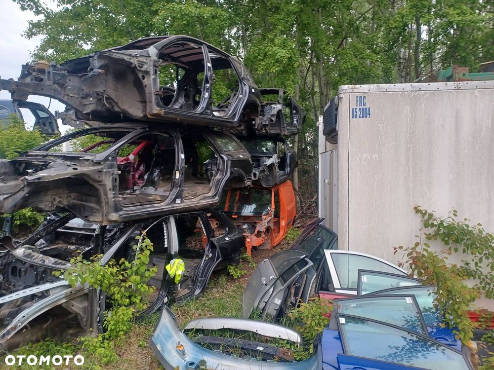 WANNA BAGAŻNIKA PAS TYLNY PORSCHE CAYENNE  I - 8