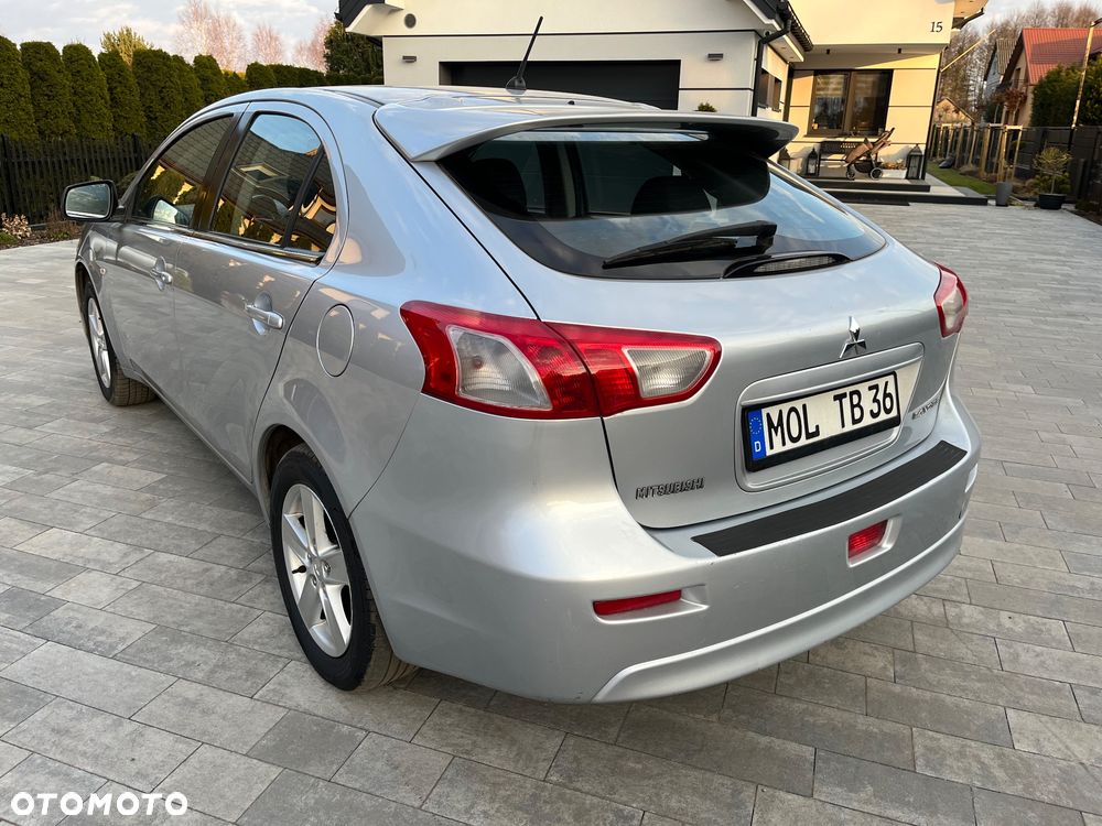 Mitsubishi Lancer 1.8 Invite - 4