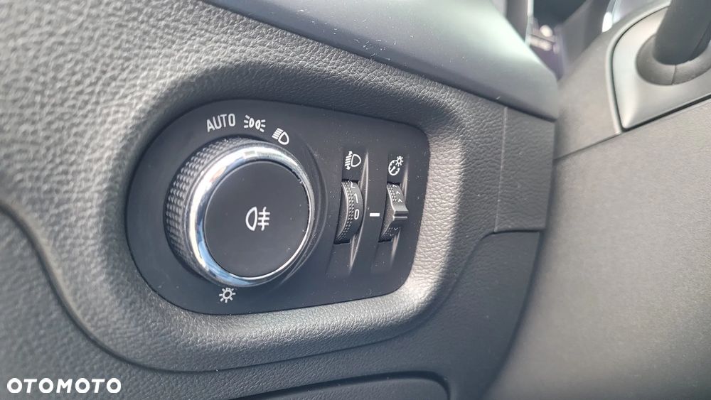 Opel Astra 1.5 CDTI Elegance S&S - 11