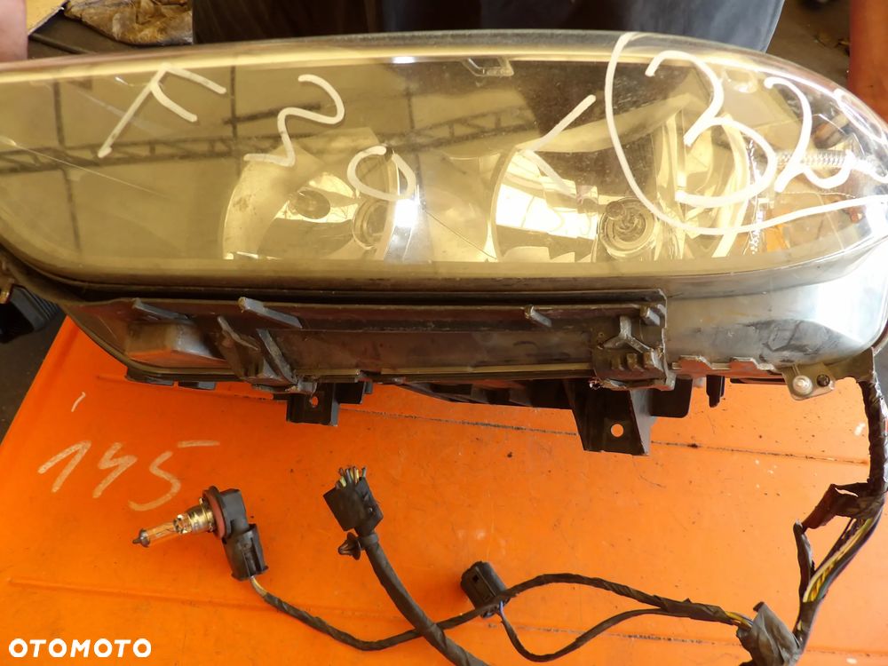BMW - F30 - H7 - LEWA LAMPA PRZEDNIA - UK - 7259539 - 3