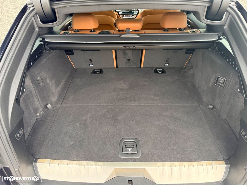 BMW 530 e Pack Desportivo M - 55