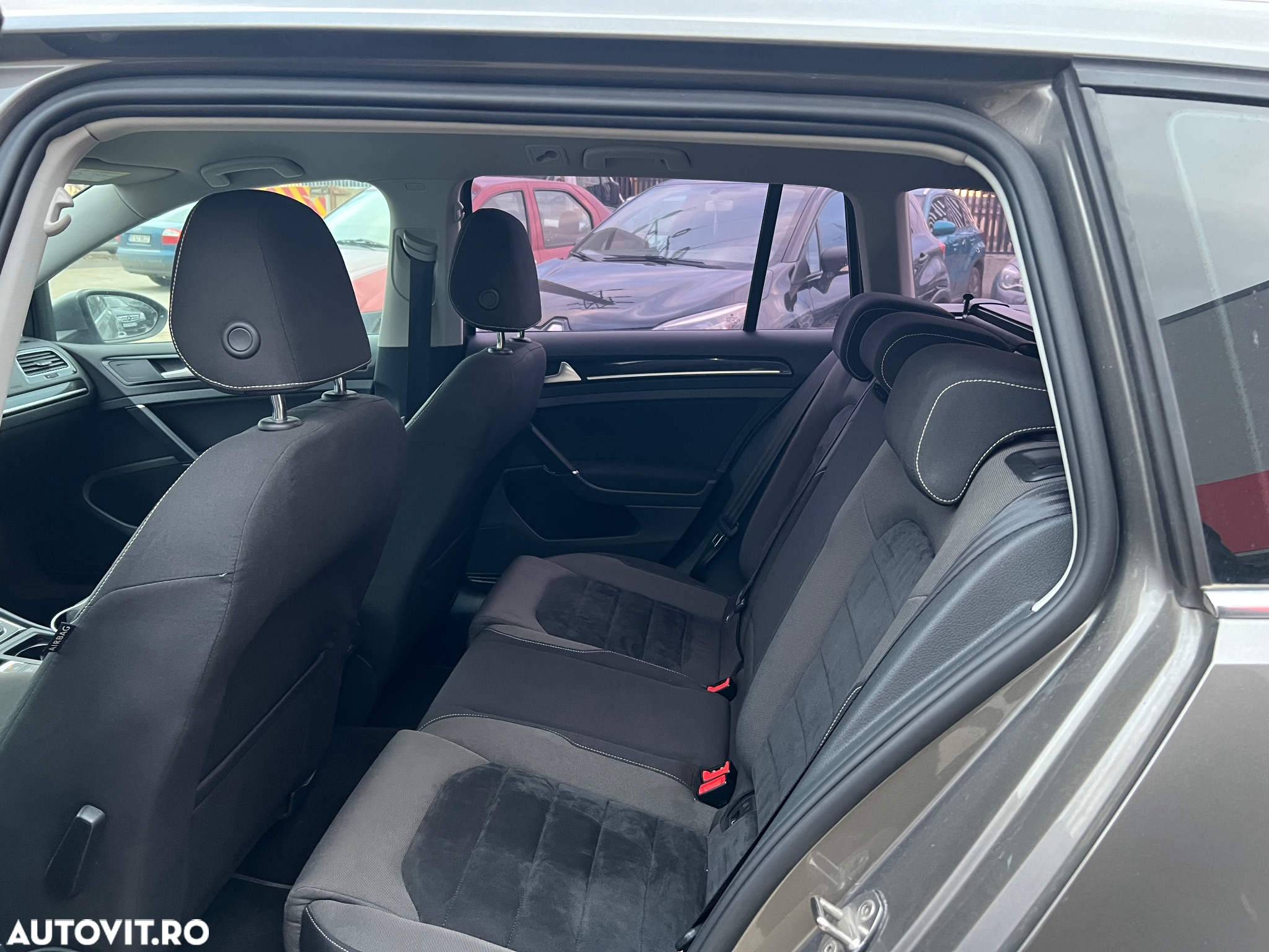 Volkswagen Golf 2.0 BlueTDI Comfortline - 8