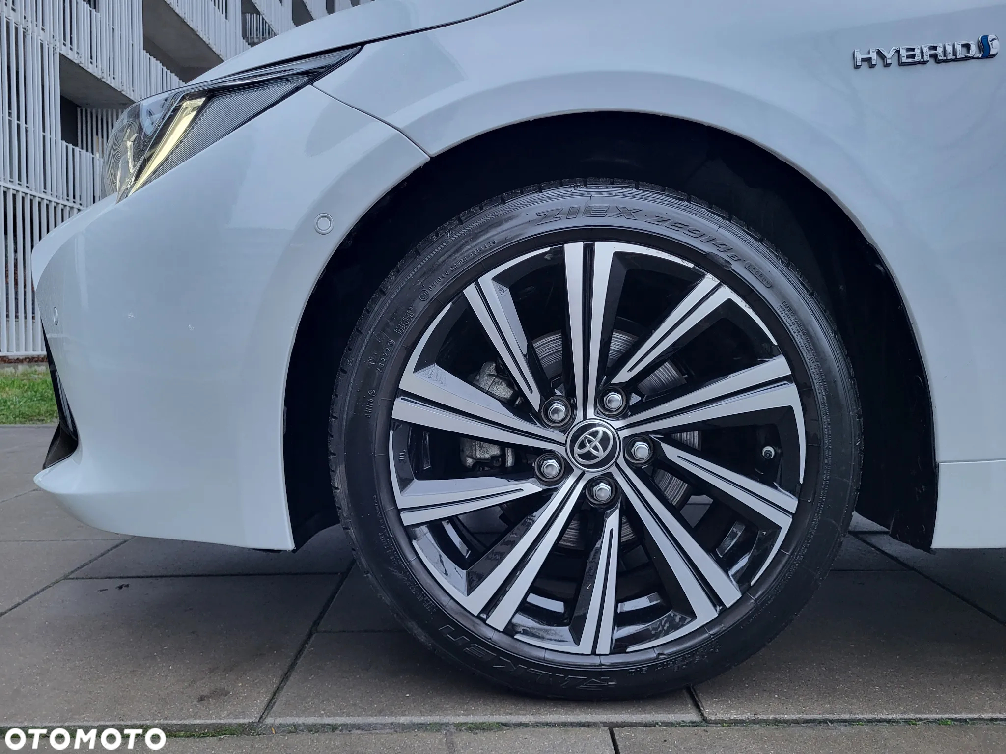 Toyota Corolla 1.8 Hybrid GR Sport Dynamic - 40