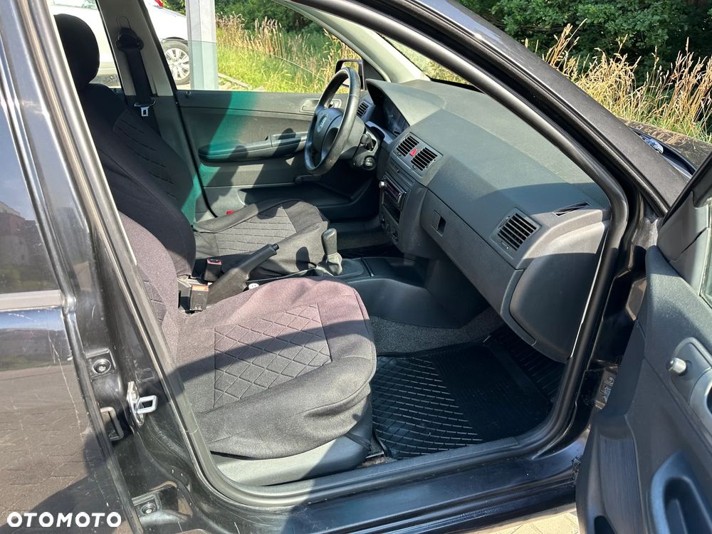 Skoda Fabia 1.2 HTP Sedan Classic - 5
