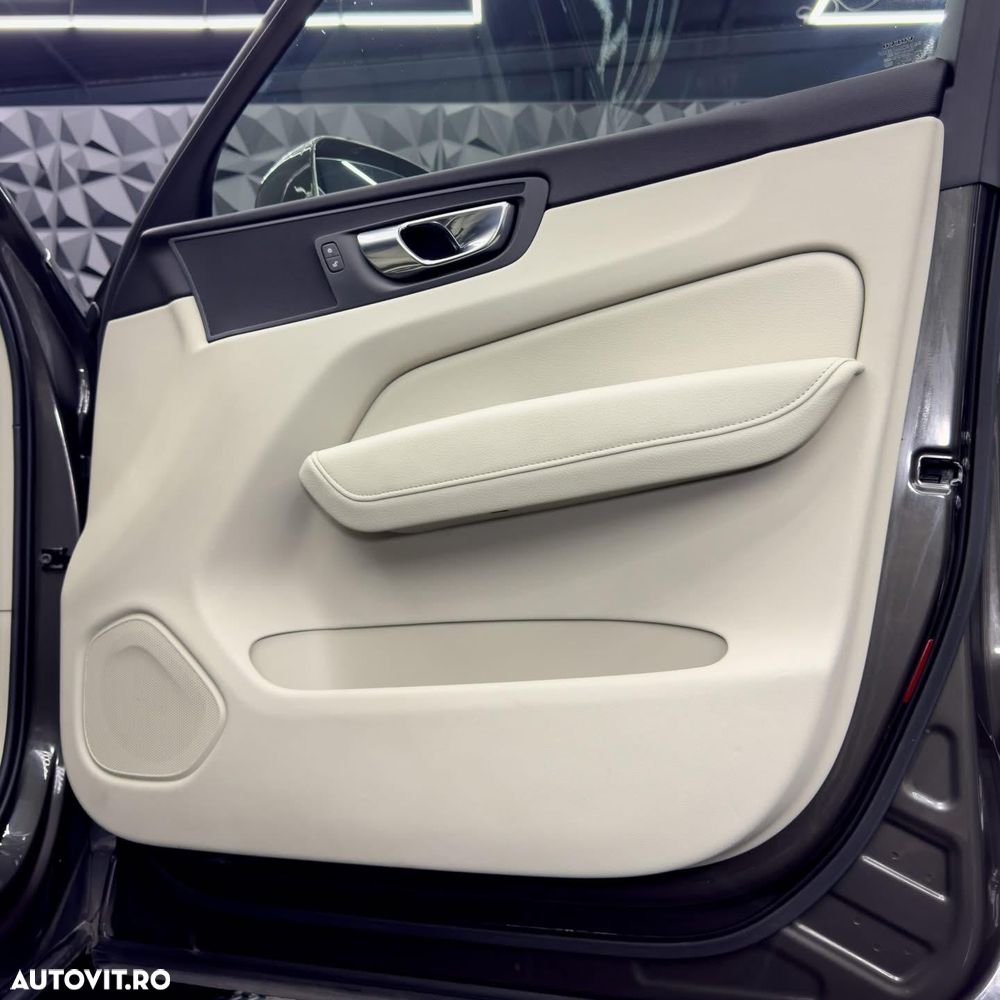 VOLVO XC60 2020 — imagine 9