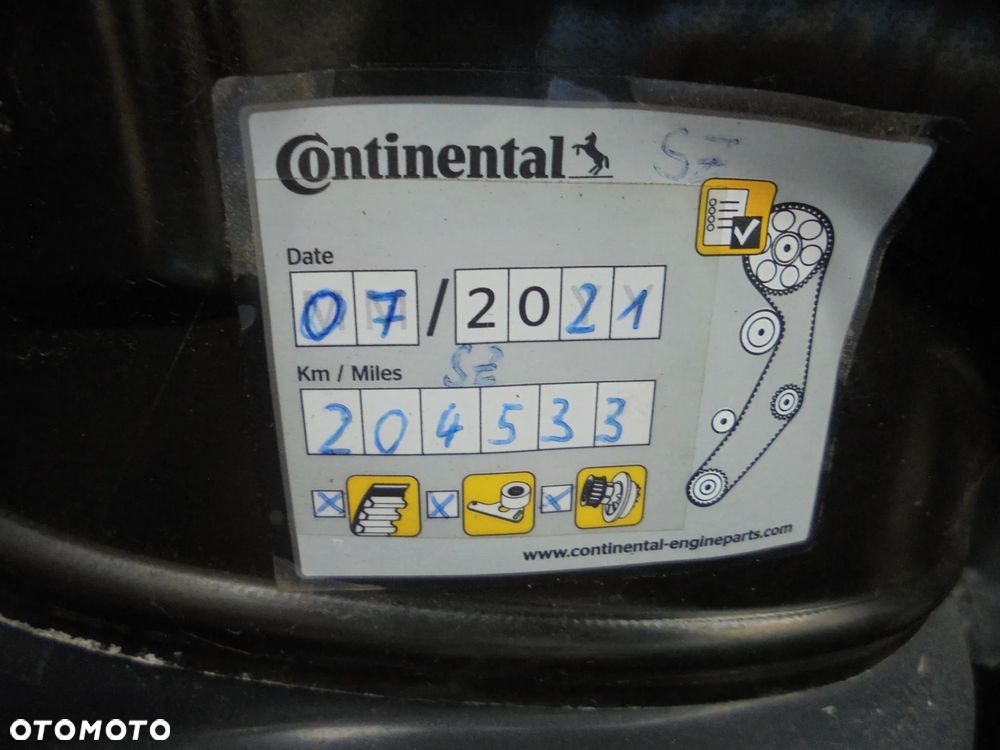 Volkswagen Touran 2.0 TDI DPF BlueMotion Technology DSG Highline - 40